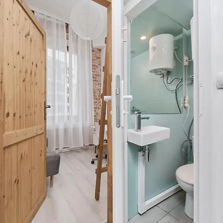 Διαμέρισμα Cosy Studio With Mezzanine By Renters