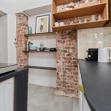 Διαμέρισμα Cosy Studio With Mezzanine By Renters *