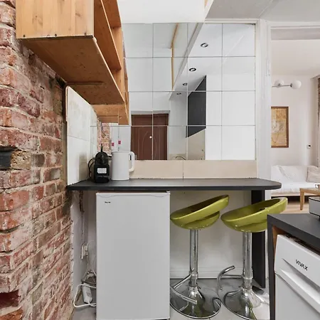 Cosy Studio With Mezzanine By Renters Διαμέρισμα *